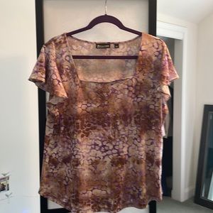 NWOT - pretty pattern shirt